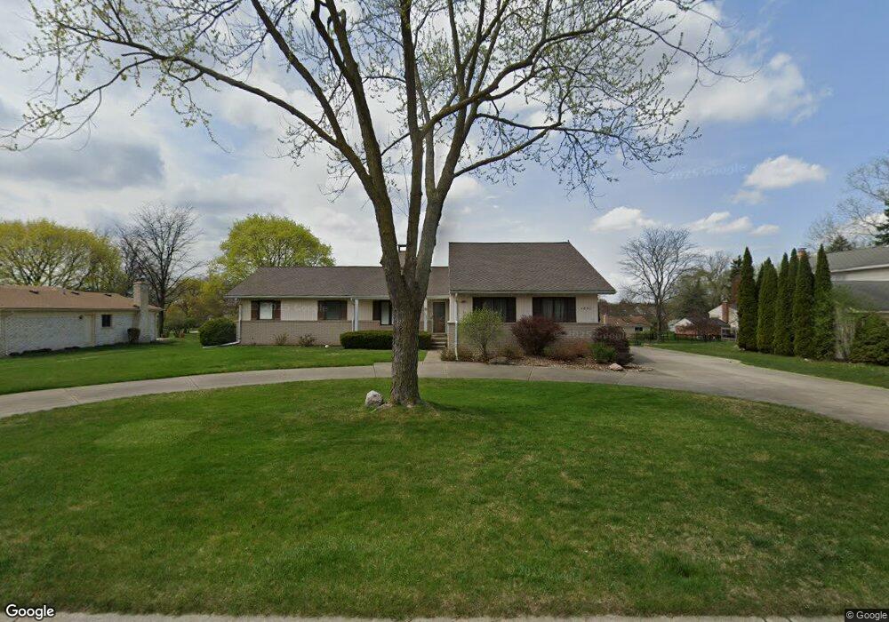 1850 Hickory Bark Ln, Bloomfield Hills, MI 48304 - photo 1