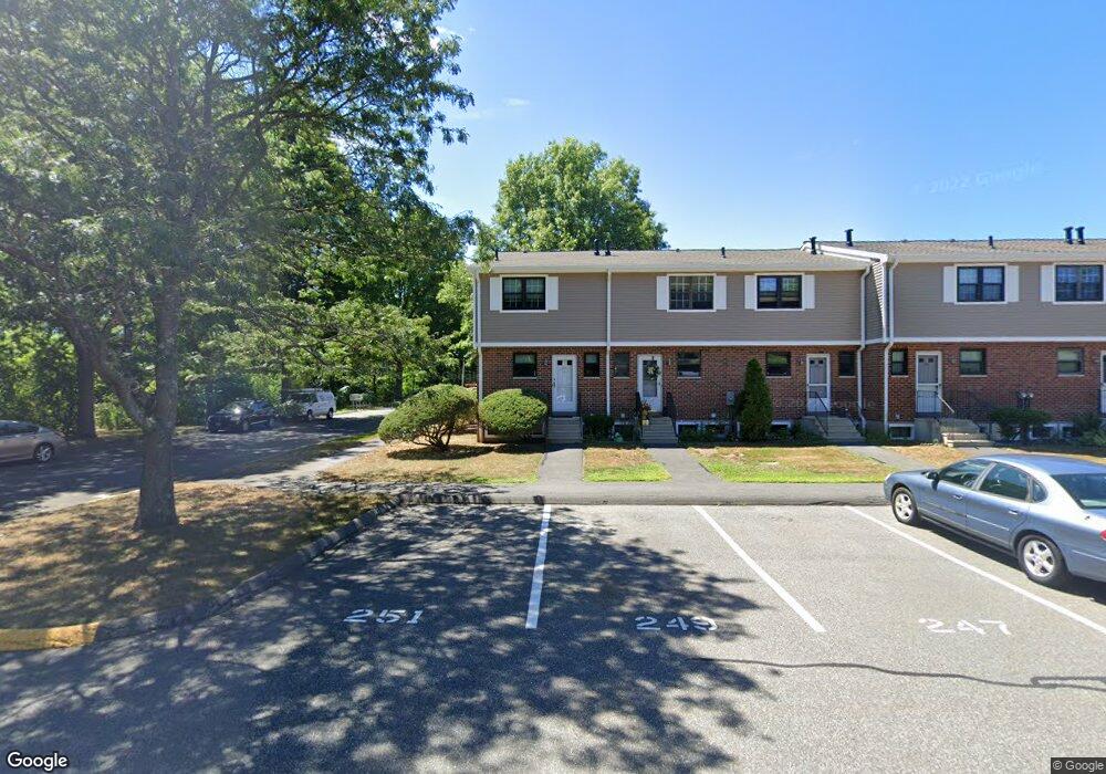 251 Hampton Ct, Newington, CT 06111 - photo 1