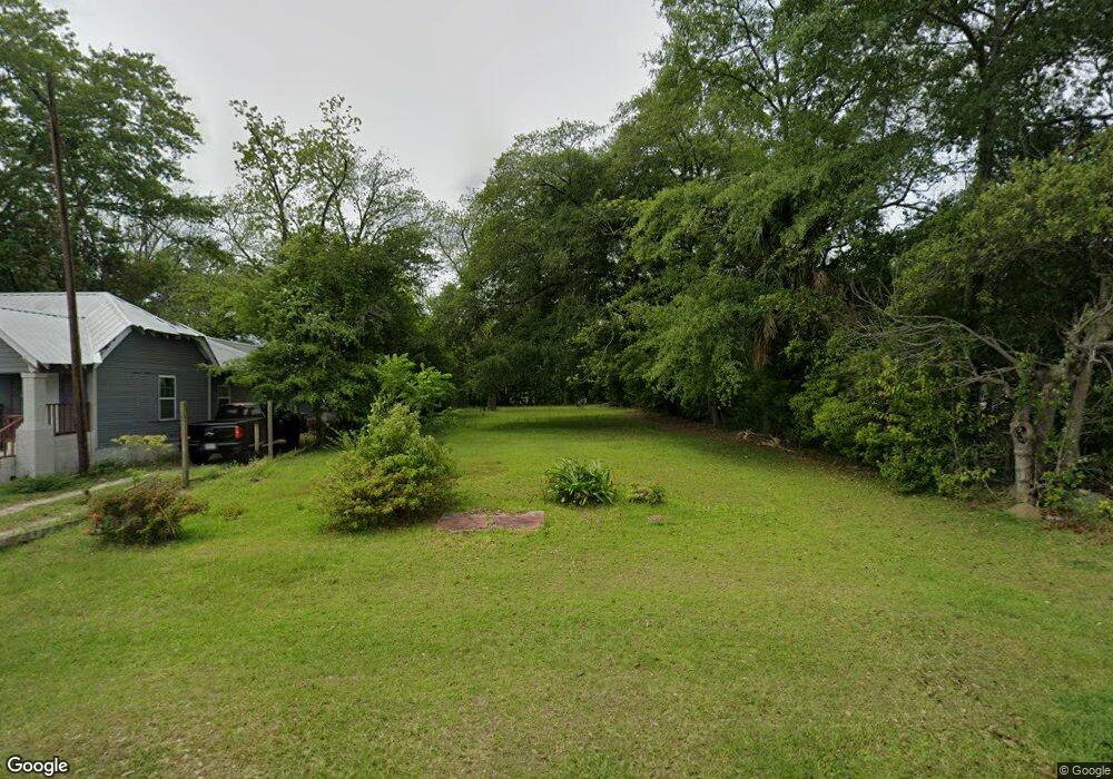 225 1st St, Moultrie, GA 31768 - photo 1