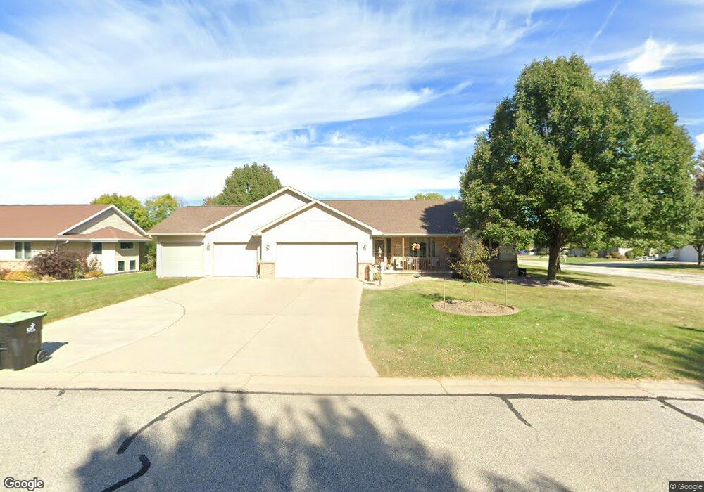 W5550 Bailey Dr, Appleton, WI 54915 - photo 1