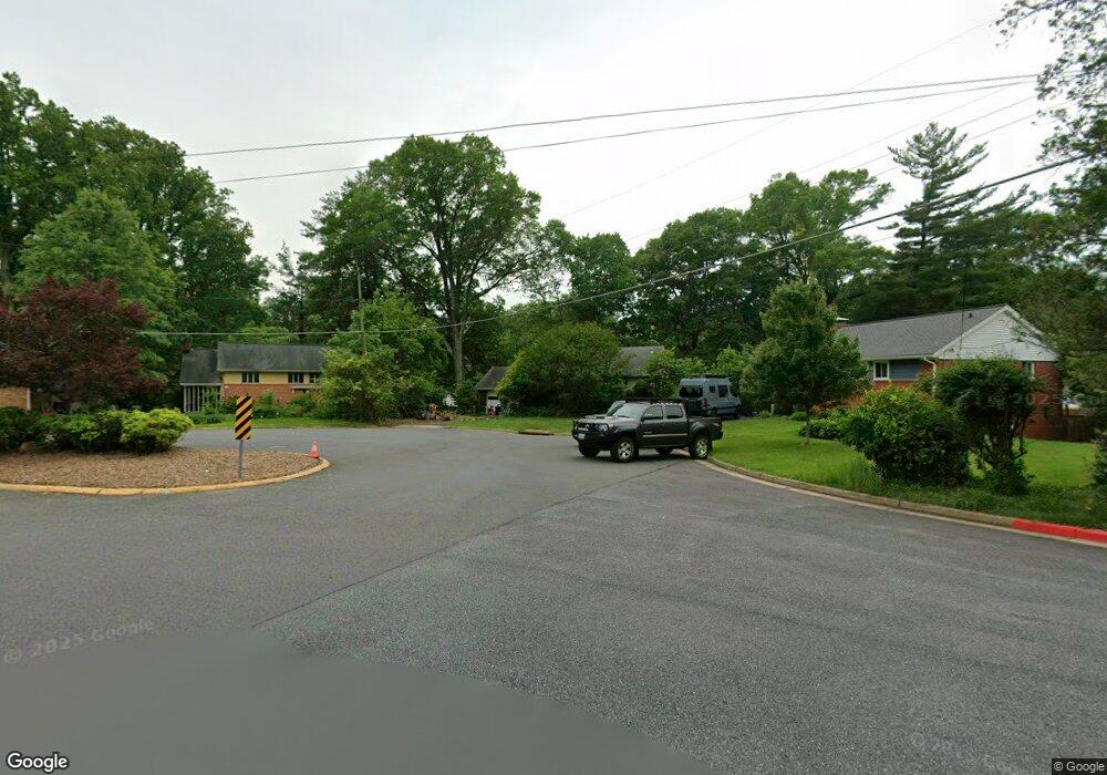 10915 Maple St, Fairfax, VA 22030 - photo 1