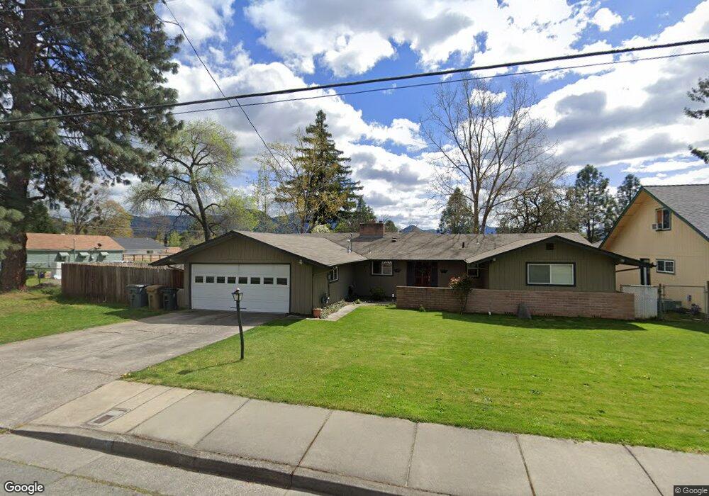 921 NE Savage St, Grants Pass, OR 97526 - photo 1