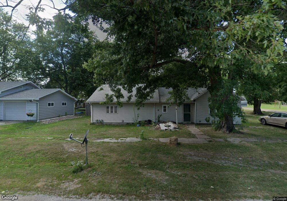 219 N Madison St, Grandview, IA 52752 - photo 1