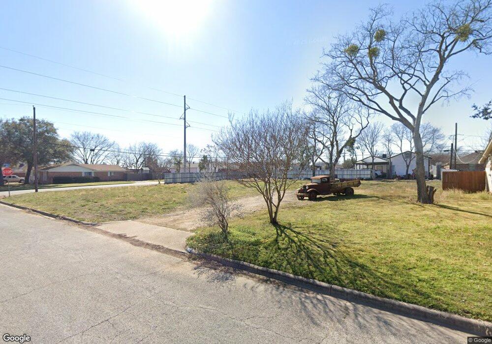 601 Hallvale Dr, Fort Worth, TX 76108 - photo 1