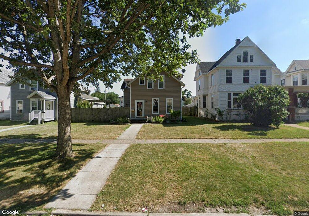 2103 W 2nd St, Davenport, IA 52802 - photo 1