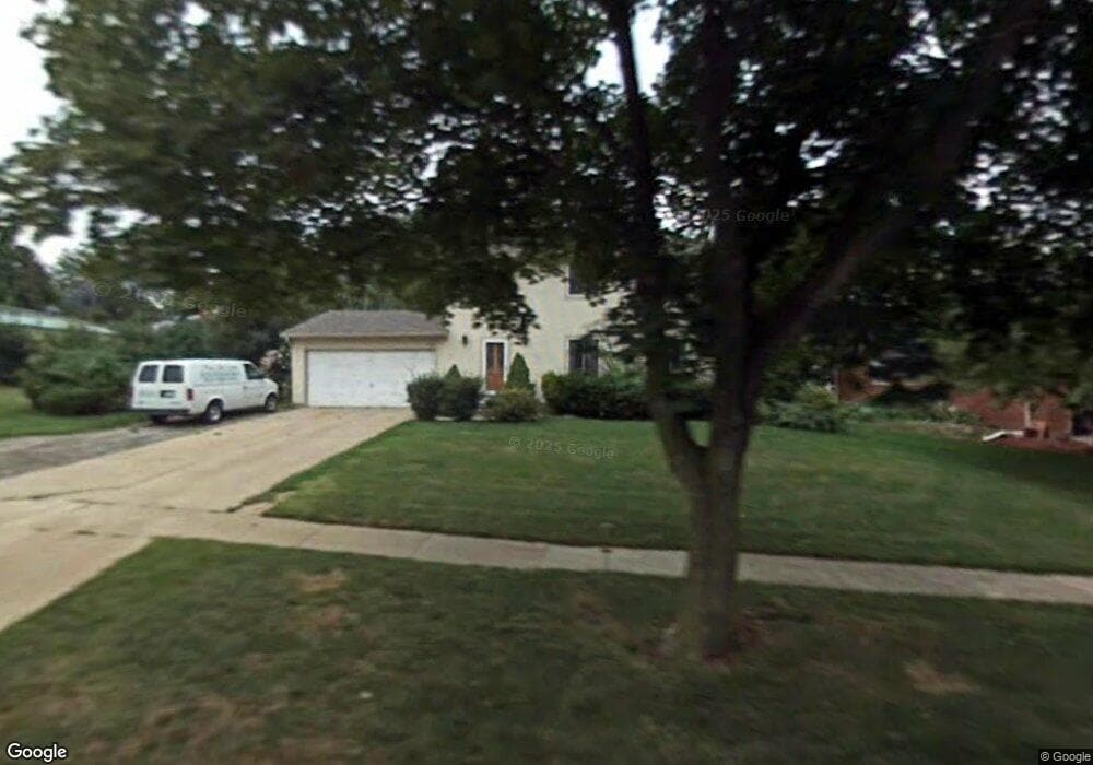 430 Windmill Point Dr, Flushing, MI 48433 - photo 1