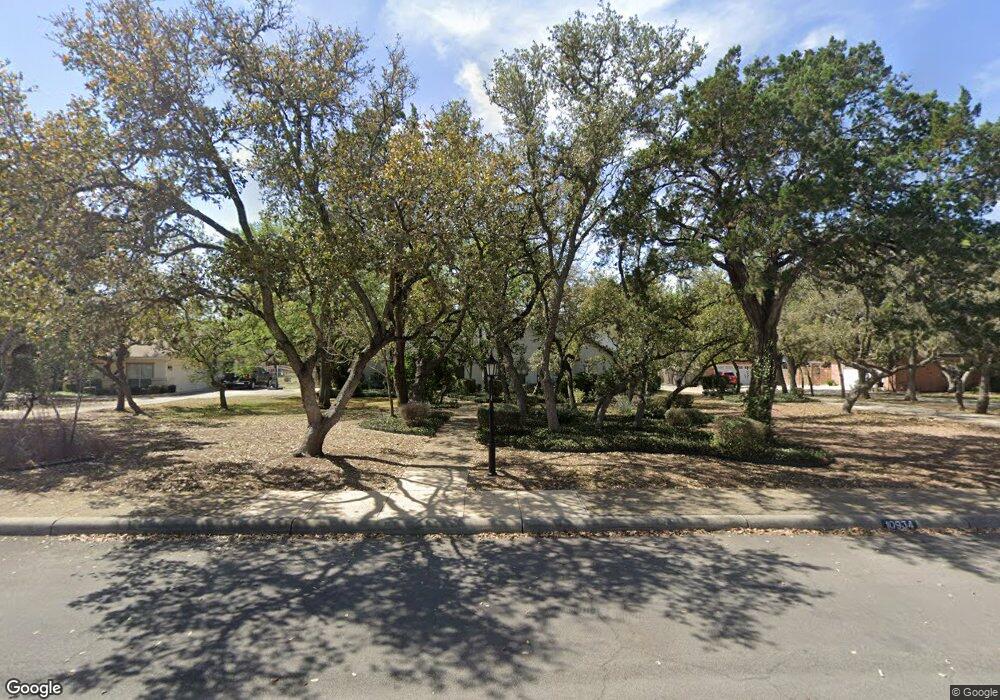 10934 Hunters Way, Helotes, TX 78023 - photo 1