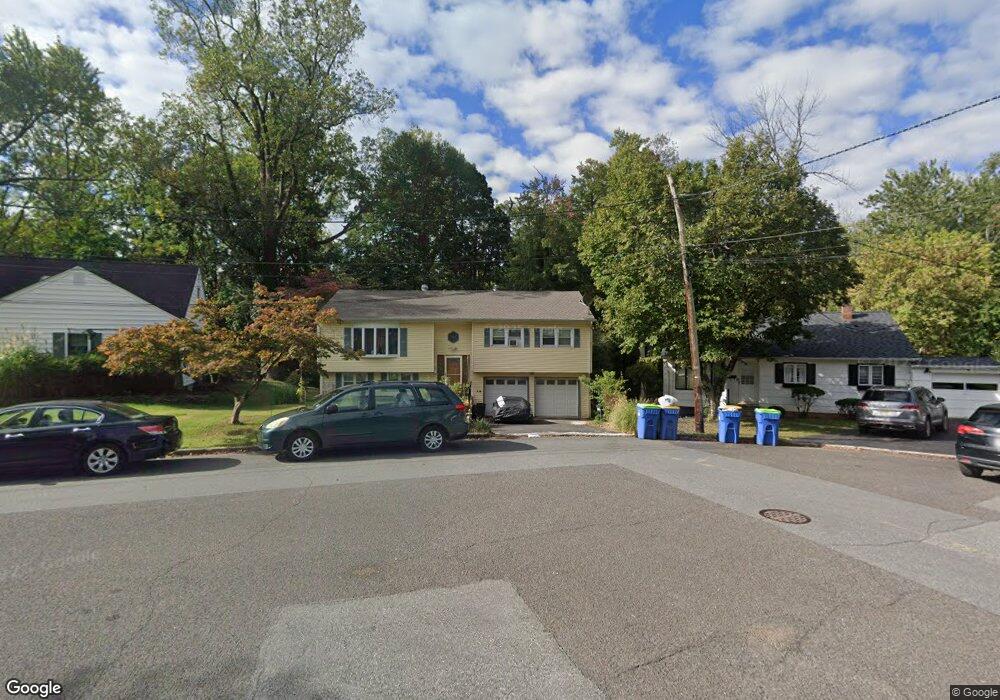 11 Azalea Ct, North Plainfield, NJ 07060 - photo 1