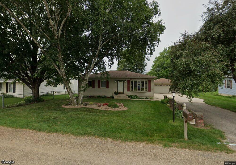 105 Summit St, Center Point, IA 52213 - photo 1