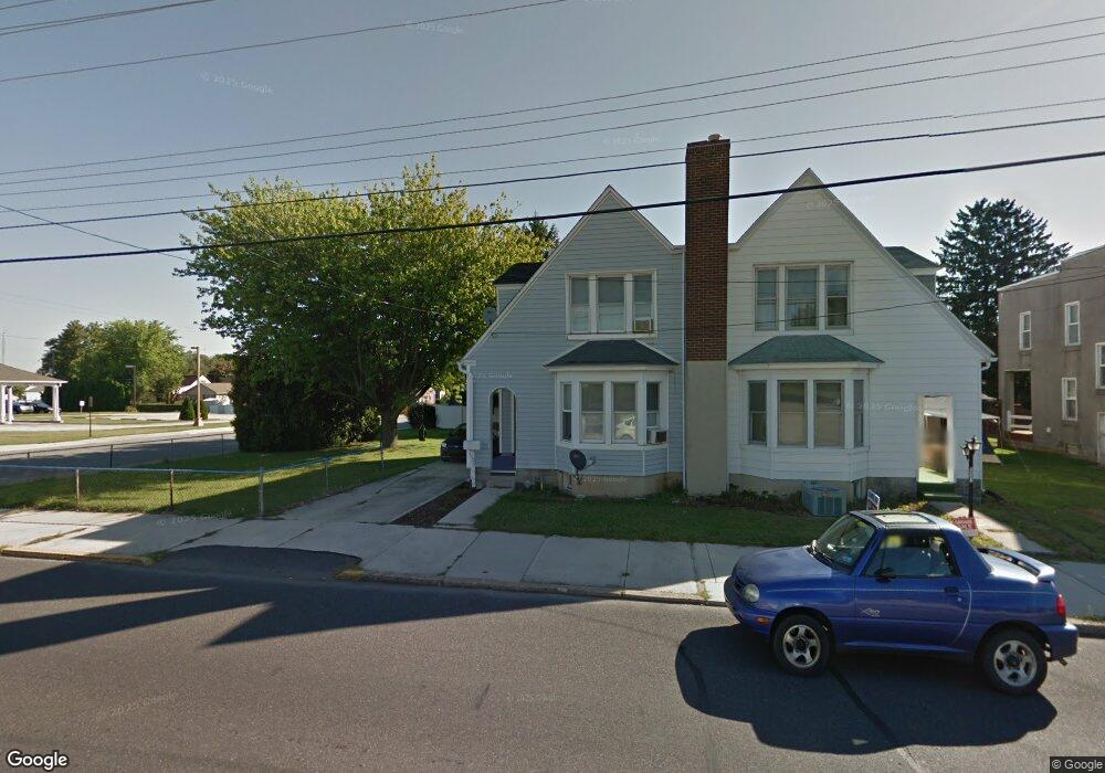 333 N Queen St, Littlestown, PA 17340 - photo 1