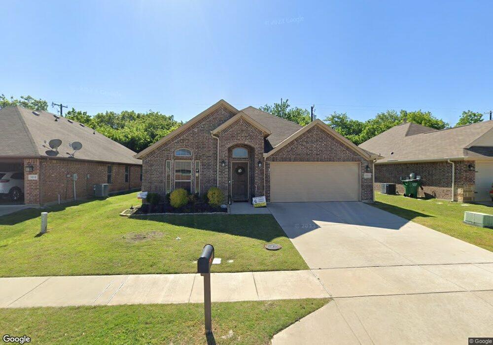 1011 Vintage Ave, Gainesville, TX 76240 - photo 1