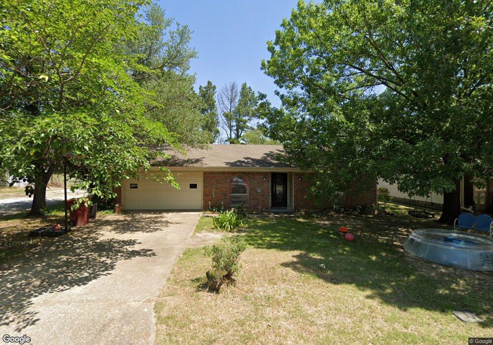 101 E Cunningham St, Bonham, TX 75418 - photo 1