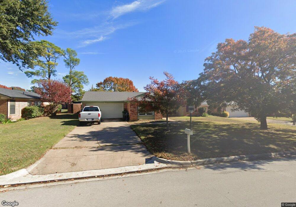 124 Arcadia St, Hurst, TX 76053 - photo 1