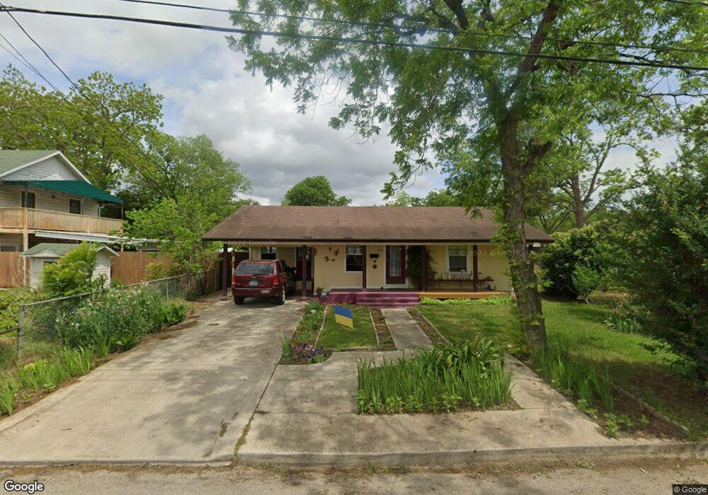 916 E Humphreys St, Seguin, TX 78155 - photo 1