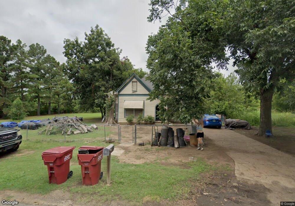 104 W Victor St, Hugo, OK 74743 - photo 1