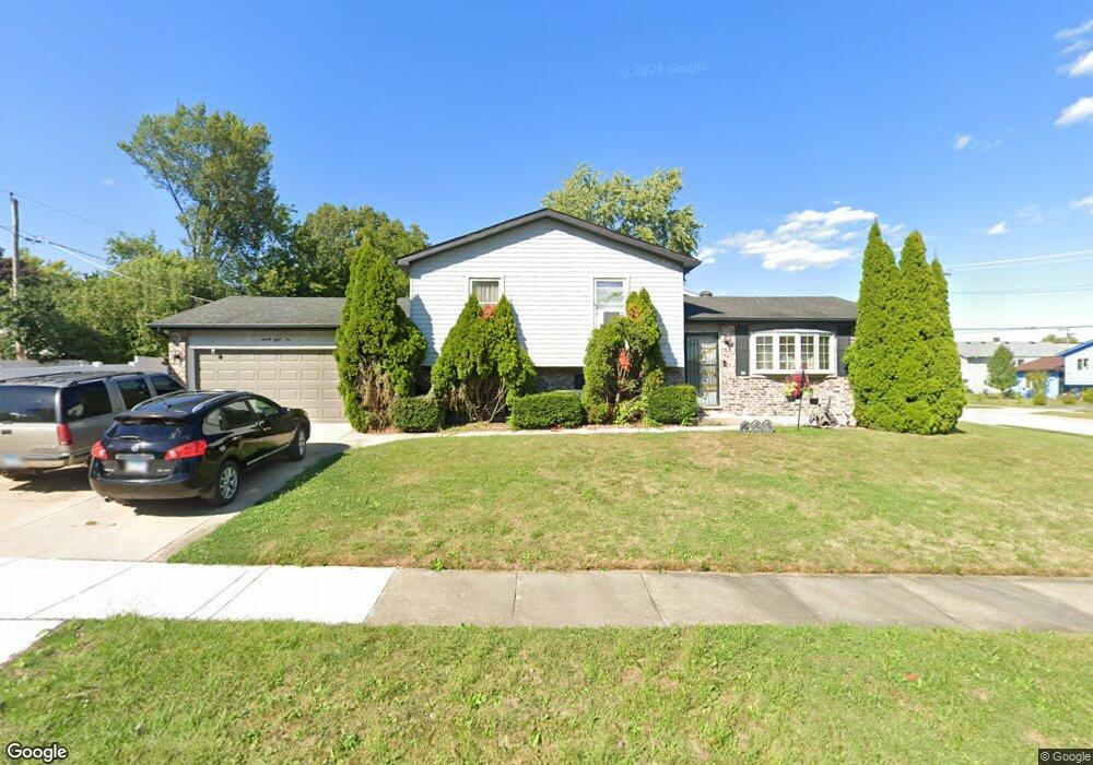 2810 University Ave, Waukegan, IL 60085 - photo 1