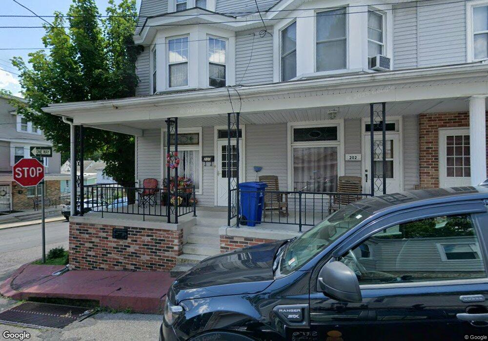 200 Lombard St, Tamaqua, PA 18252 - photo 1