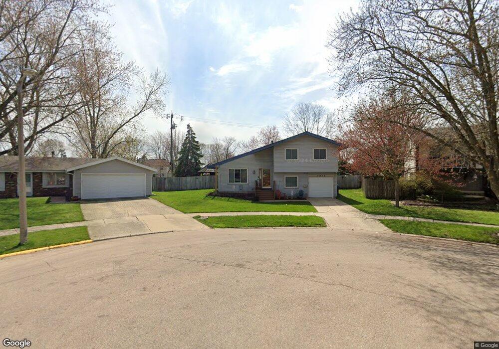 1912 Ash Ct, Aurora, IL 60506 - photo 1