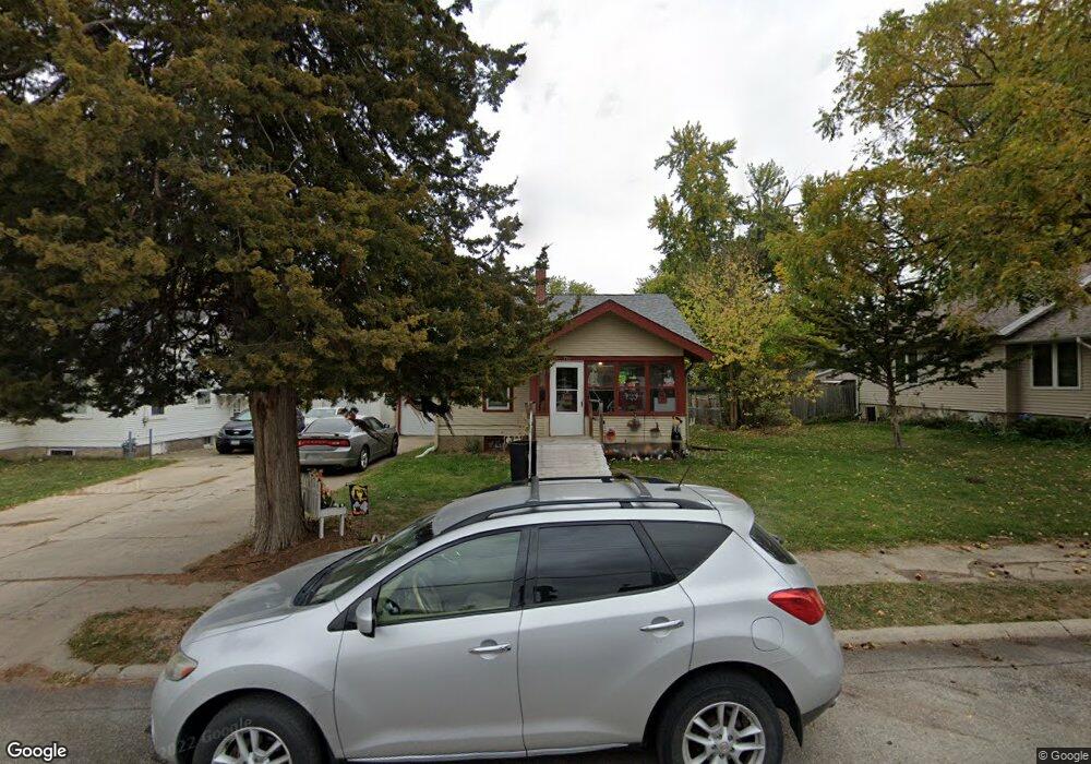 710 S 4th Ave W, Newton, IA 50208 - photo 1