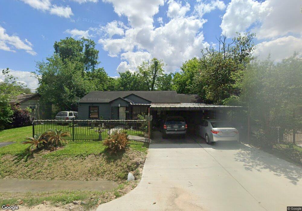 216 Wellington St, Houston, TX 77076 - photo 1