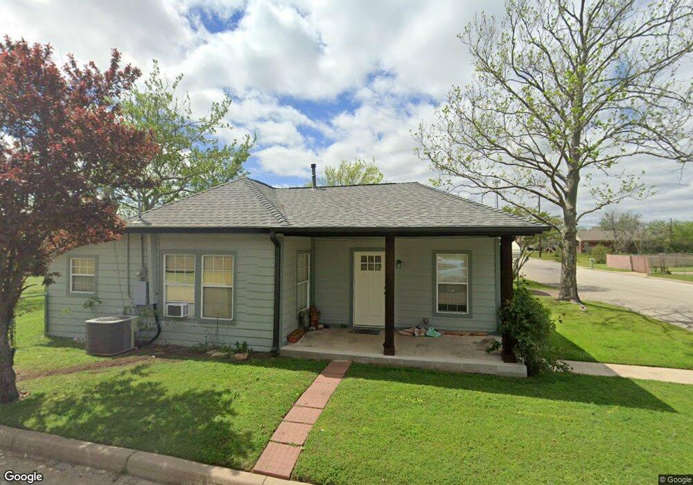 1221 Cherokee St, Weatherford, TX 76086 - photo 1