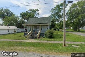 806 W Water St, Fairfield, IL 62837