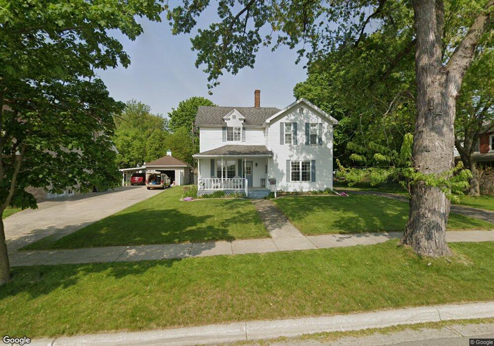 215 Division St, Vassar, MI 48768 - photo 1