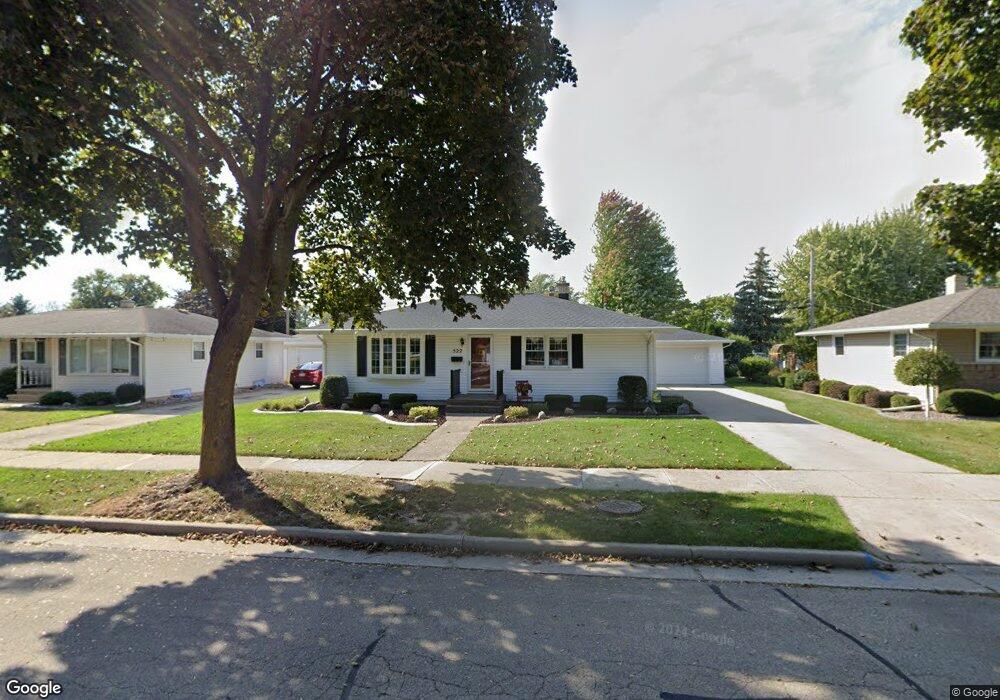 522 Richard St, Combined Locks, WI 54113 - photo 1