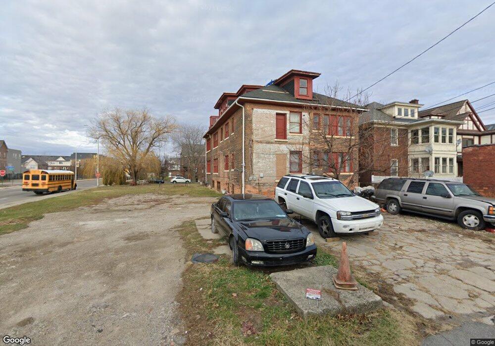 404 E Ferry St, Detroit, MI 48202 - photo 1