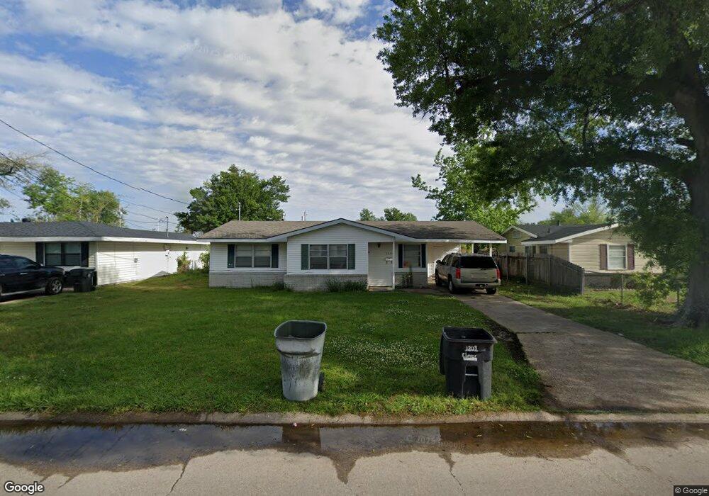 1201 Clover Dr, Lake Charles, LA 70607 - photo 1