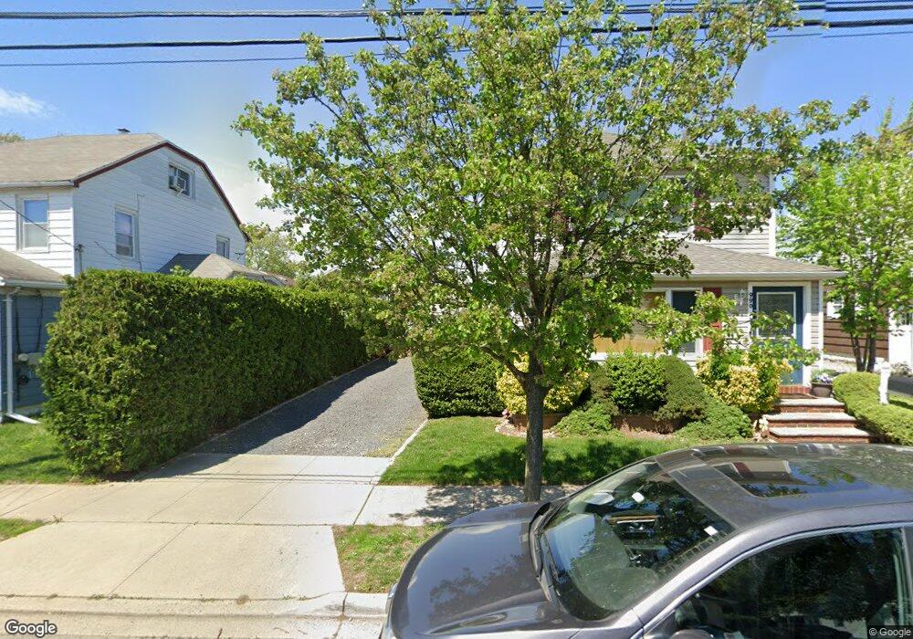 956 Washington St, Franklin Square, NY 11010 - photo 1