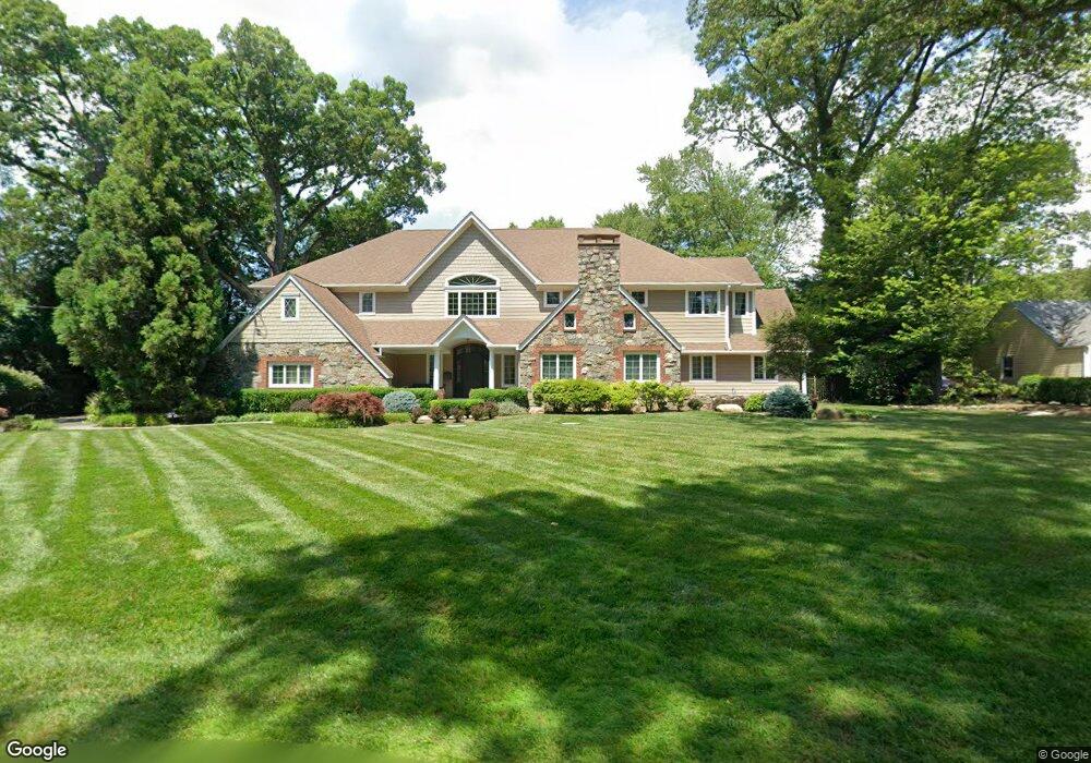 381 Pinewood Dr, Wyckoff, NJ 07481 - photo 1