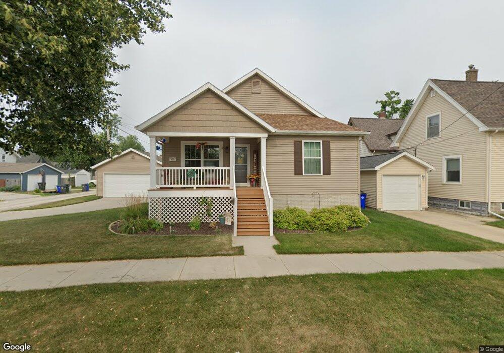 816 8th St NW, Cedar Rapids, IA 52405 - photo 1