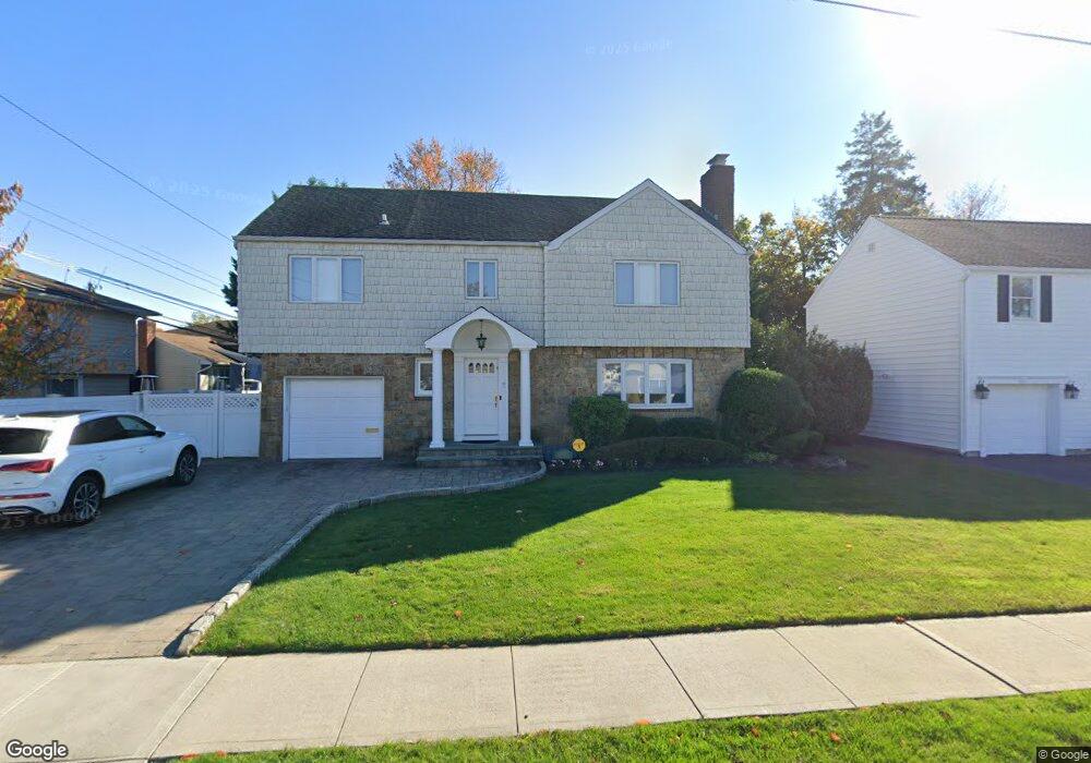 39 E Voss Ave, East Rockaway, NY 11518 - photo 1