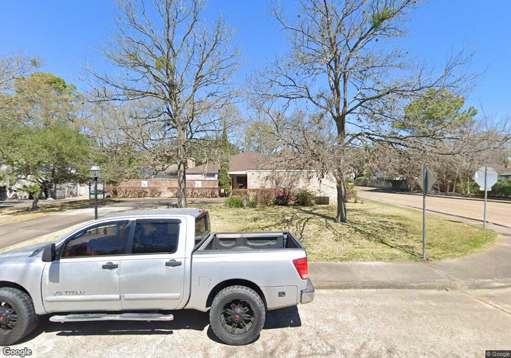 10202 Burgoyne Rd, Houston, TX 77042 - photo 1