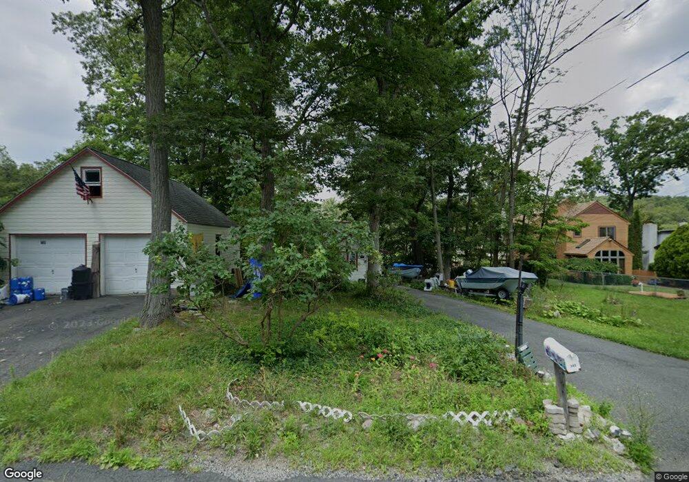 363 Maxim Dr, Andover, NJ 07821 - photo 1