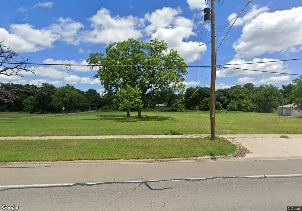 1318 N Center St, Bonham, TX 75418 - photo 1