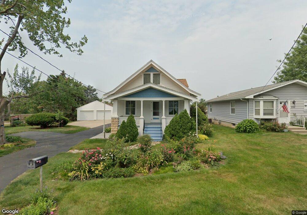 296 28th Ave SW, Cedar Rapids, IA 52404 - photo 1