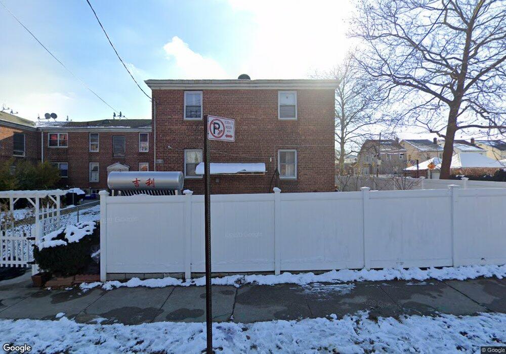 160-06 75th Rd, Fresh Meadows, NY 11366 - photo 1