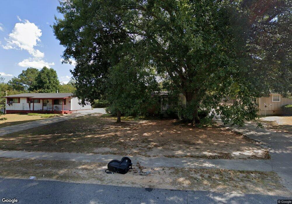 209 Sims St, Barnesville, GA 30204 - photo 1