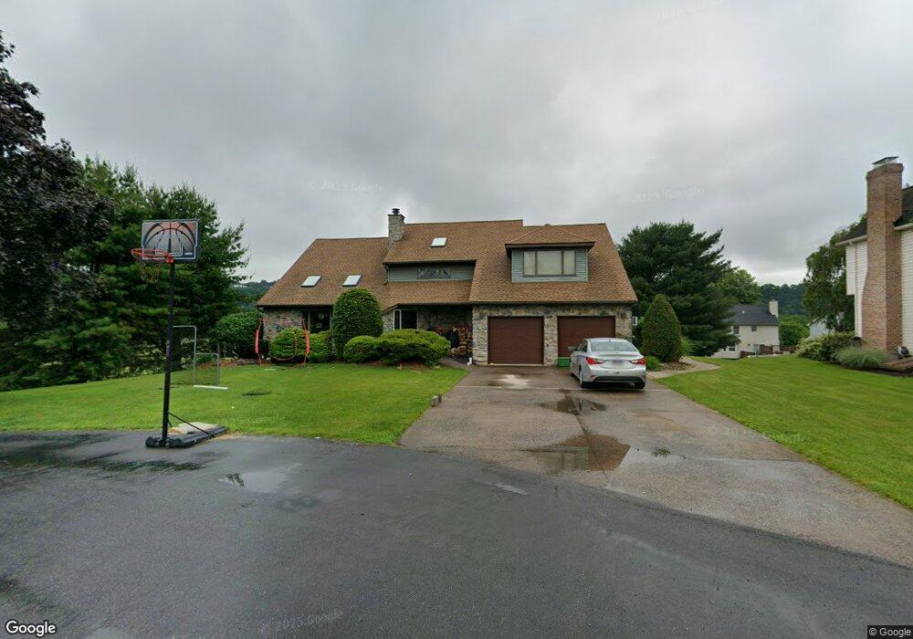 5749 Buckingham Ct, Laurys Station, PA 18059 - photo 1