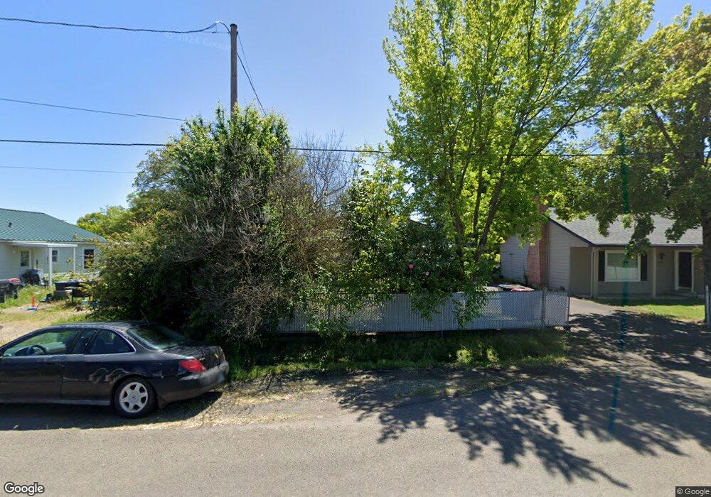886 Gilman Rd, Medford, OR 97504 - photo 1