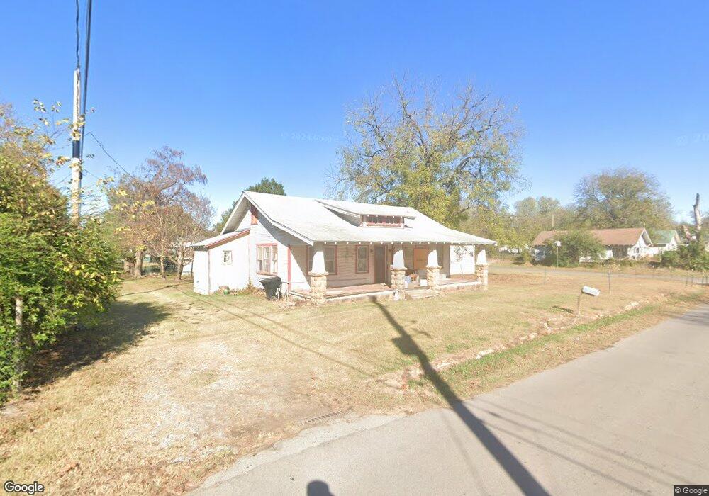 811 W Cherokee St, Okmulgee, OK 74447 - photo 1
