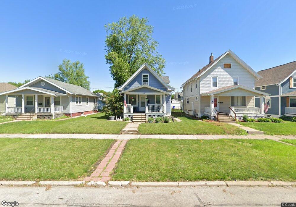 818 G Ave NW, Cedar Rapids, IA 52405 - photo 1