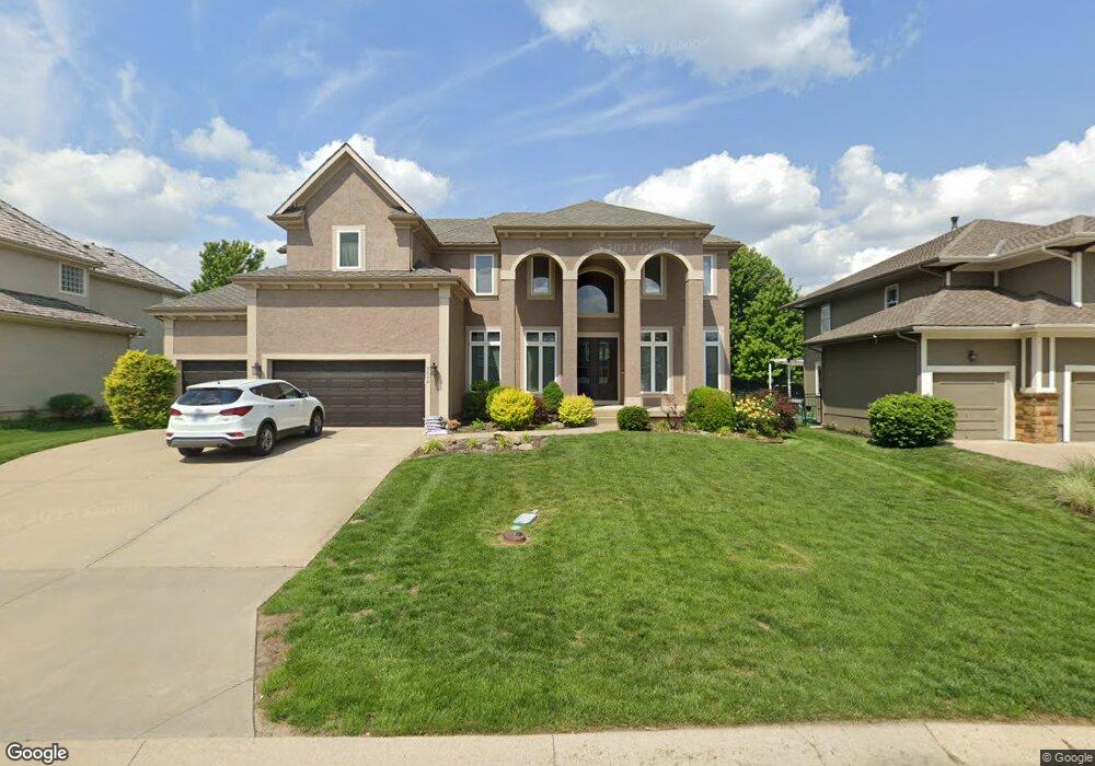 9622 Deer Run St, Lenexa, KS 66220 - photo 1