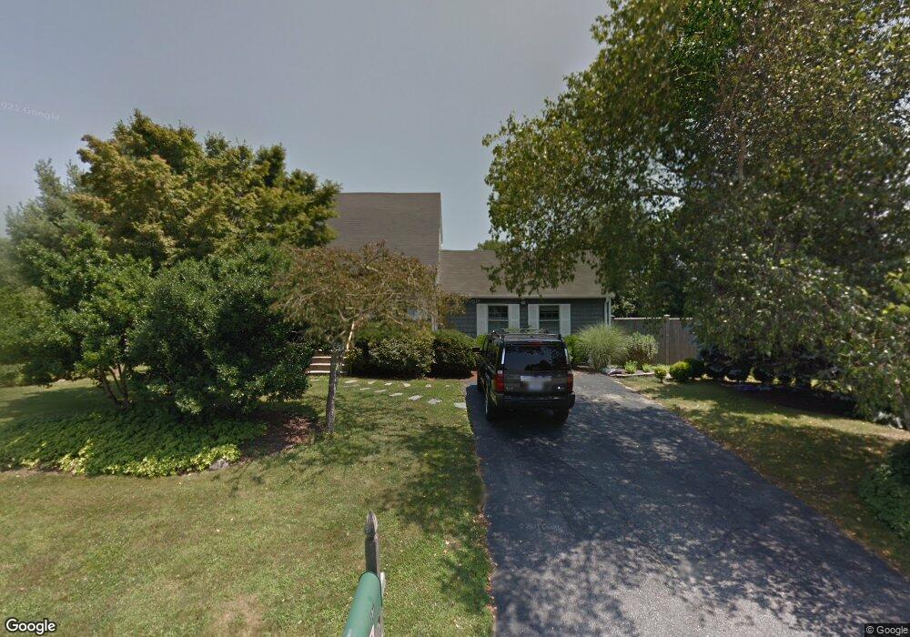 101 Oak Forest Dr, Middletown, RI 02842 - photo 1