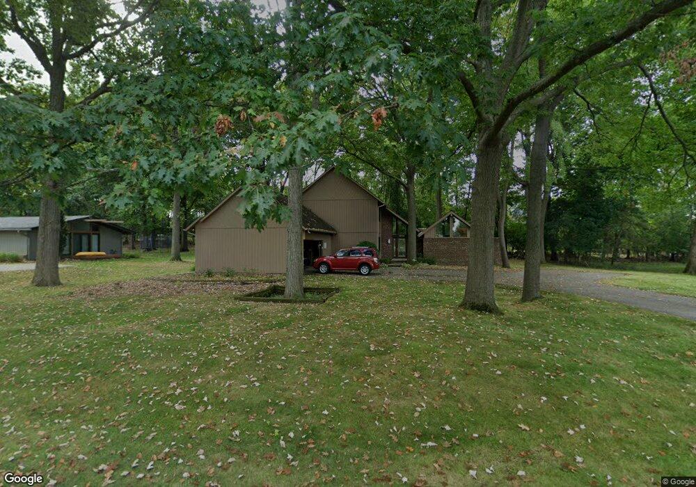 1929 Wakerobin Dr, Bloomfield Hills, MI 48302 - photo 1