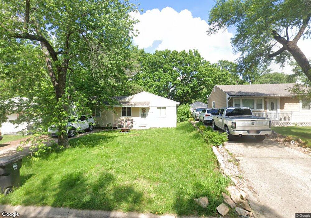 3124 SE Dupont St, Topeka, KS 66605 - photo 1
