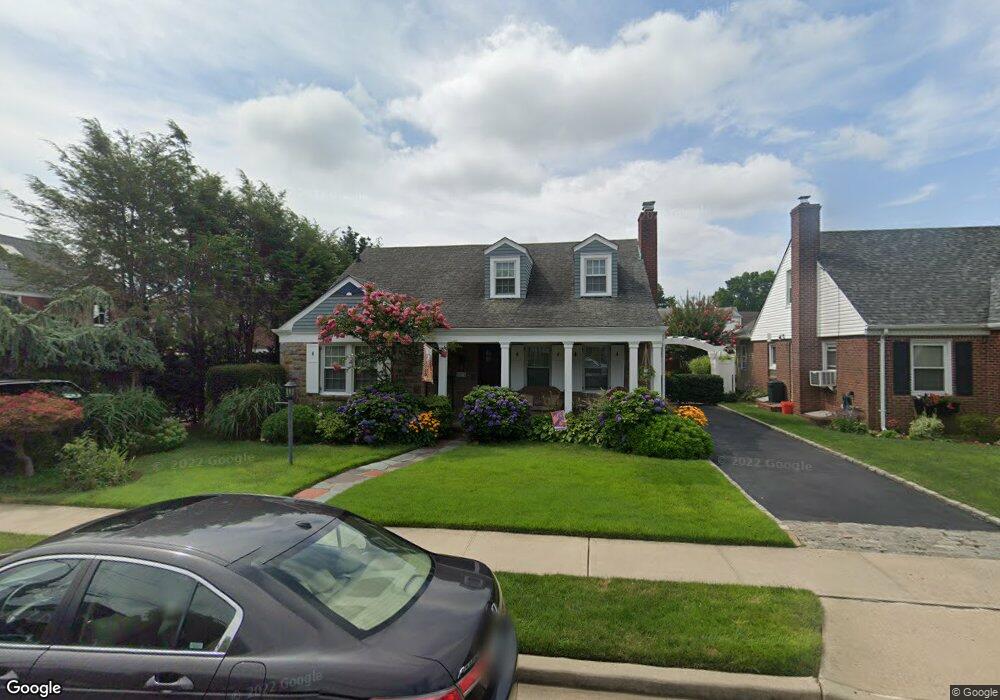 1071 Davis St, Franklin Square, NY 11010 - photo 1