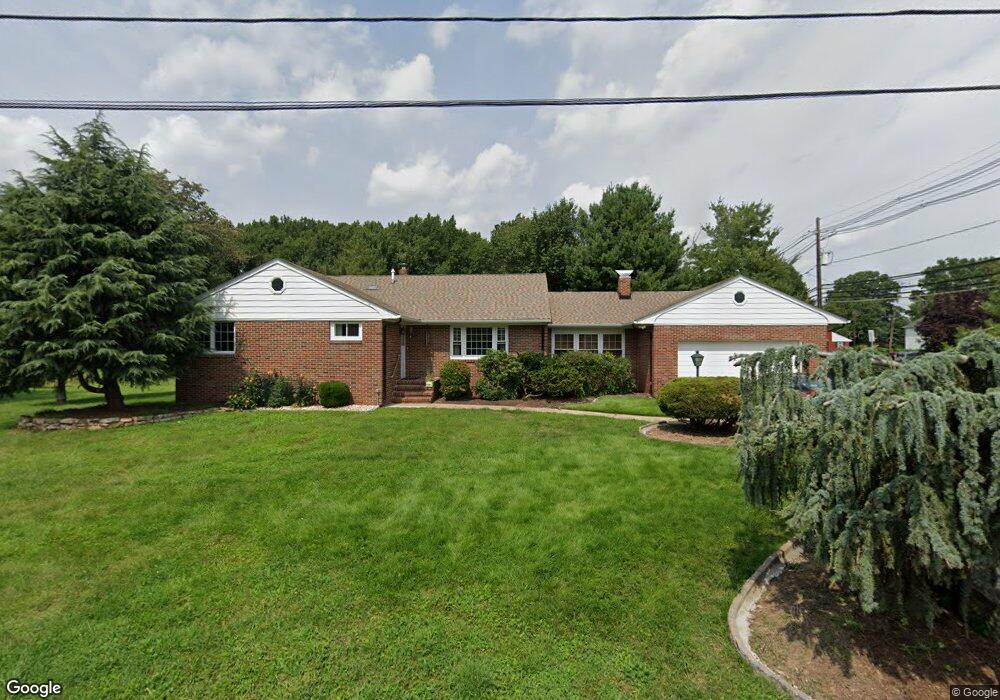 4 Twin Oaks Dr, Edison, NJ 08820 - photo 1